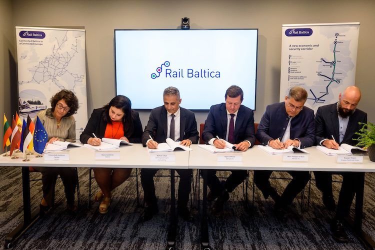Rail Baltica hat einen Vertrag als Schattenbetreiber mit weltweit bekannten Eisenbahnunternehmen unterzeichnet