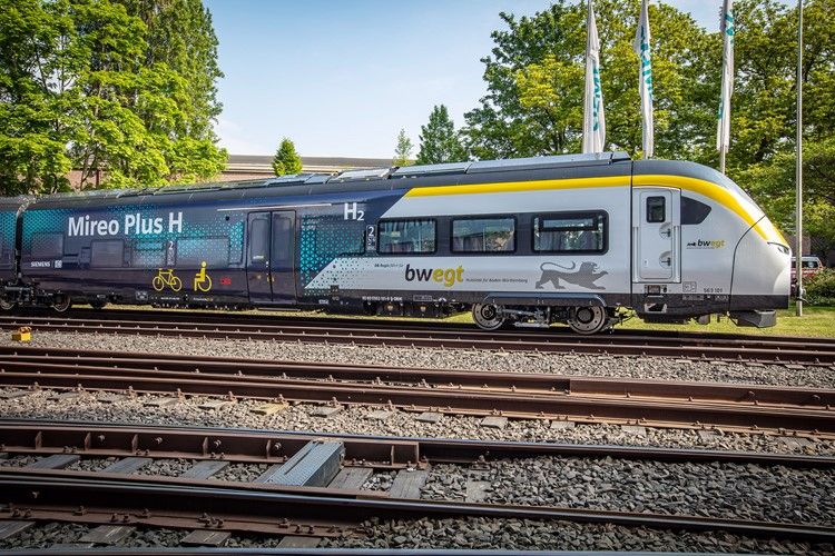 Deutsche Bahn and Siemens Mobility present new hydrogen train
