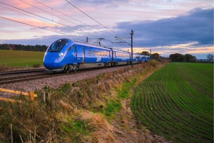 Railway connection between Edinburgh and London become the preferred choice over air travel