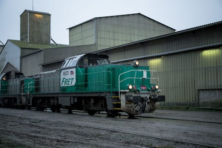 Francie: Modernizace hlavní trati v Calais na podporu železniční nákladní dopravy