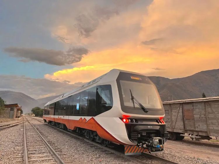 Argentina spouští v Jujuy vlaky na solární pohon od CRRC