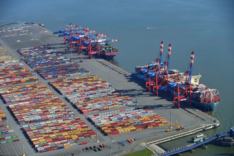 Die TX Logistik AG wird den Tiefwasserhafen Jade-Weser-Port Wilhelmshaven in ihr Netzwerk integrieren.