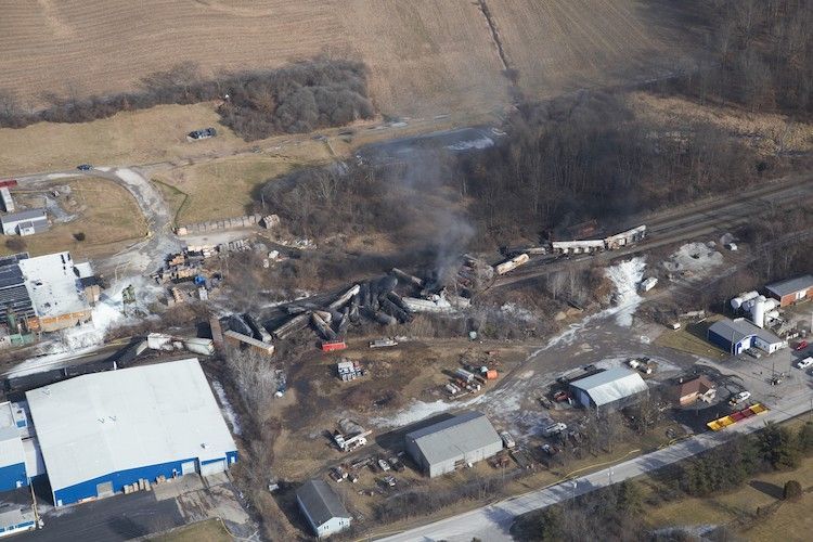 USDOT fordert Bahnindustrie zu Sofortmaßnahmen nach Entgleisung in Ohio auf