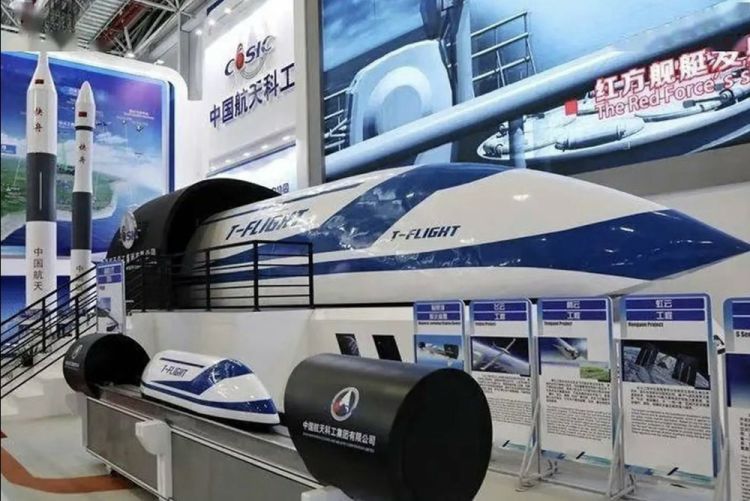Čínský hyperloop T-Flight překročil při rekordním testu rychlost 600 km/h