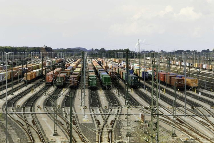 Schwergewichte des Schienengüterverkehrs gegen DB Netz