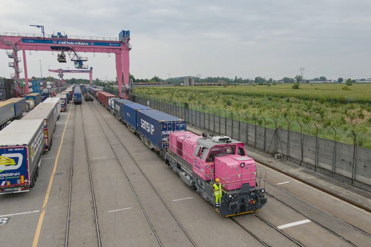 Oceanogate Italia expands fleet with new shunting locomotive