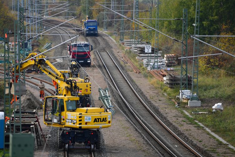 Projekt modernizace společnosti DB Riedbahn posiluje nákladní a osobní železniční dopravu