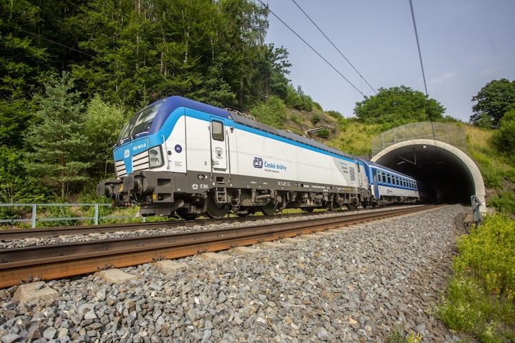 Czech Railways: 12 more Siemens Vectron locomotives to enter service