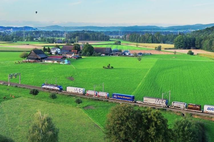 Schweizer Bahnindustrie warnt vor Überlastung des Rhein-Alpen-Korridors für den Güterverkehr
