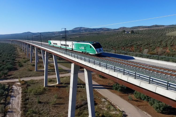 Adif AV expands fleet with €21 million investment in auscultator train for rail infrastructure assessment