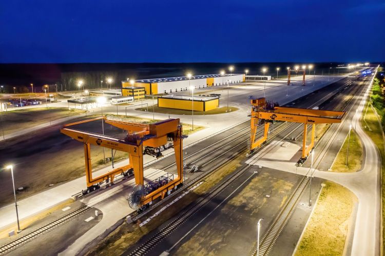 5G help-controlled East-West Gate logistics terminal was opened in Fényeslitke, Hungary