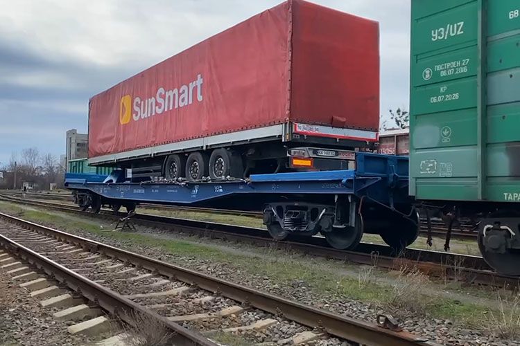 Ukrzaliznytsia tests the possibilities of container traffic with its future inclusion in the intermodal system