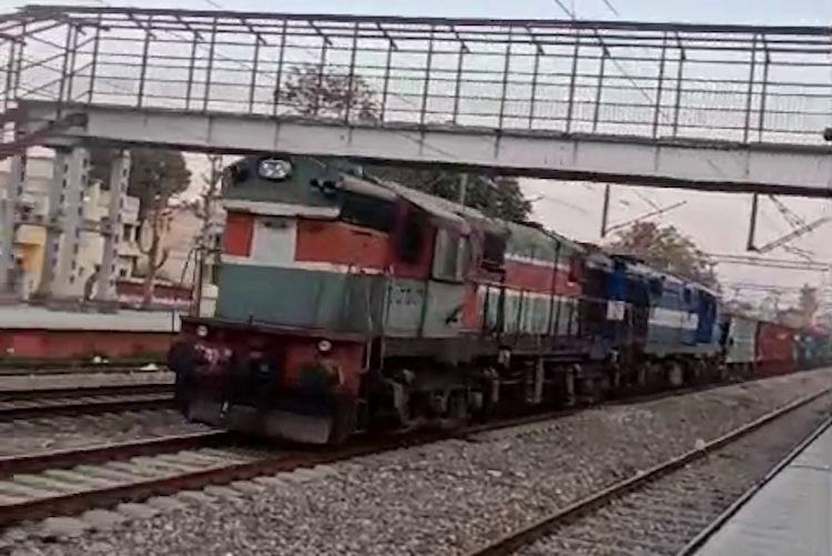 India: Freight train travels 100 kilometers without a pilot