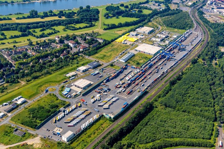 Samskip, duisport und TX Logistik betreiben gemeinsam ein intermodales Terminal in Duisburg