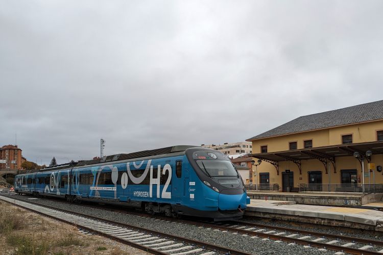 FCH2RAIL project: Hydrogen train successfully tests Torralba-Soria line