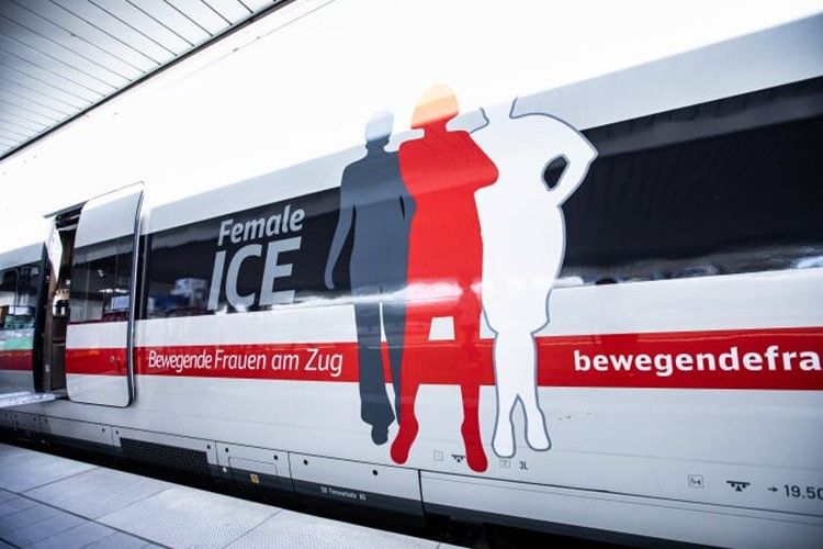 Erster "weiblicher ICE" fährt durch Deutschland