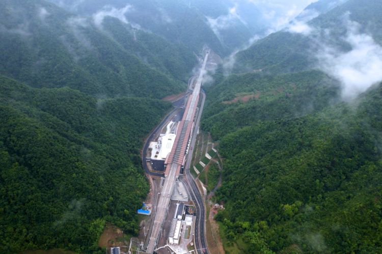 Neuer Hochgeschwindigkeits-Güterzug verbindet chinesische Großstädte