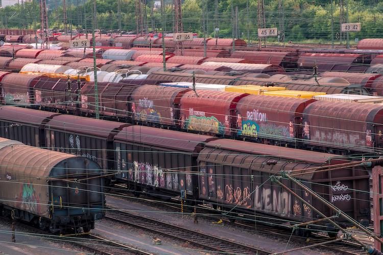 Increasing rail freight transport capacity by cooperation between companies in Germany