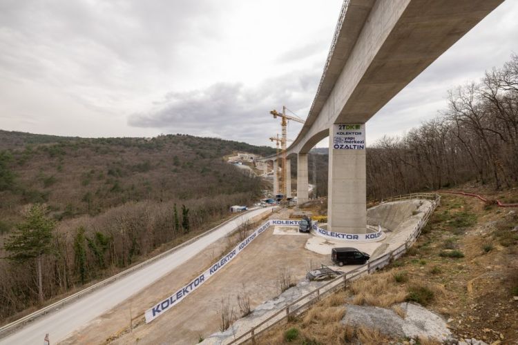 Vinjan-Viadukt: ein weiterer Meilenstein beim Bau der zweiten Eisenbahnstrecke nach Koper