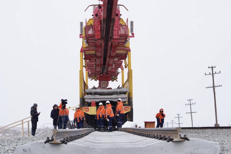 Казахстан начал строительство новой железной дороги в Китай