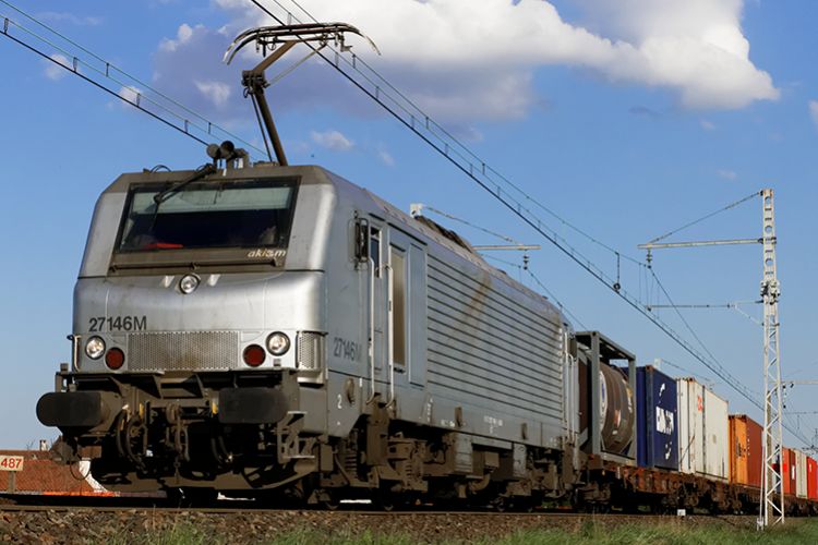 Akiem vermietet sechs 27000-Lokomotiven an DB Cargo France