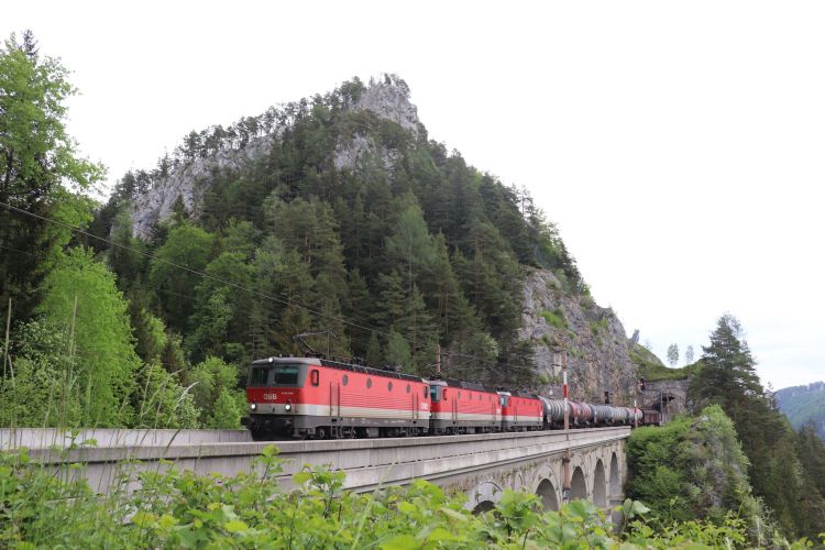 Ukraine und Österreich bündeln ihre Kräfte zur Verbesserung der intermodalen Eisenbahnverbindungen
