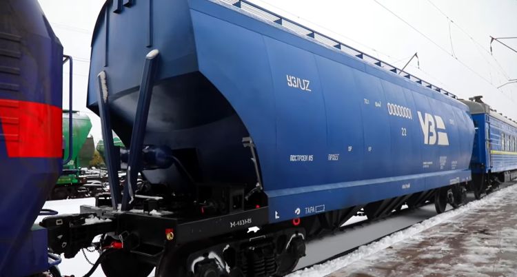 UZ launches the first grain wagon compatible with standard-gauge track