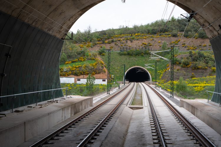 Pajares: The 7th longest European rail tunnel is officially opened