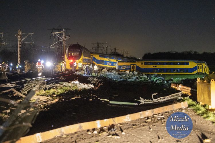 Desítky zraněných při vlakové nehodě v Nizozemsku