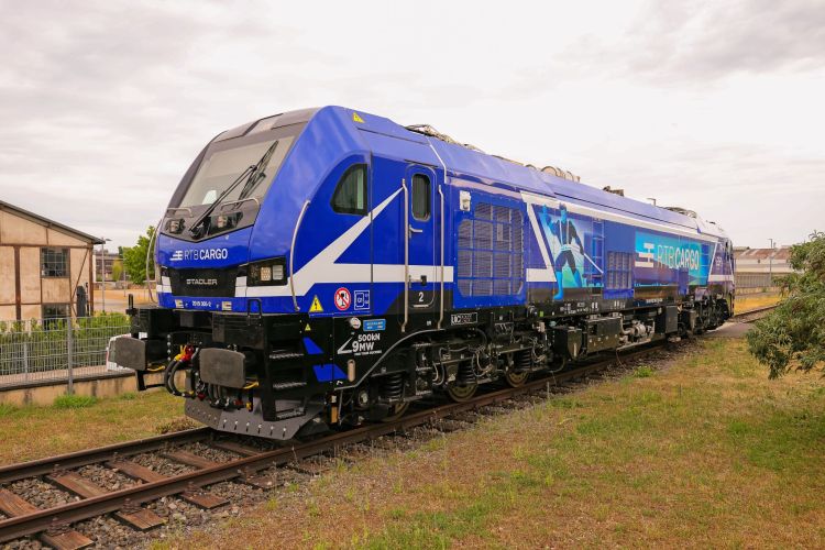 RTB Cargo unveiled its first Euro9000 locomotive from ELP