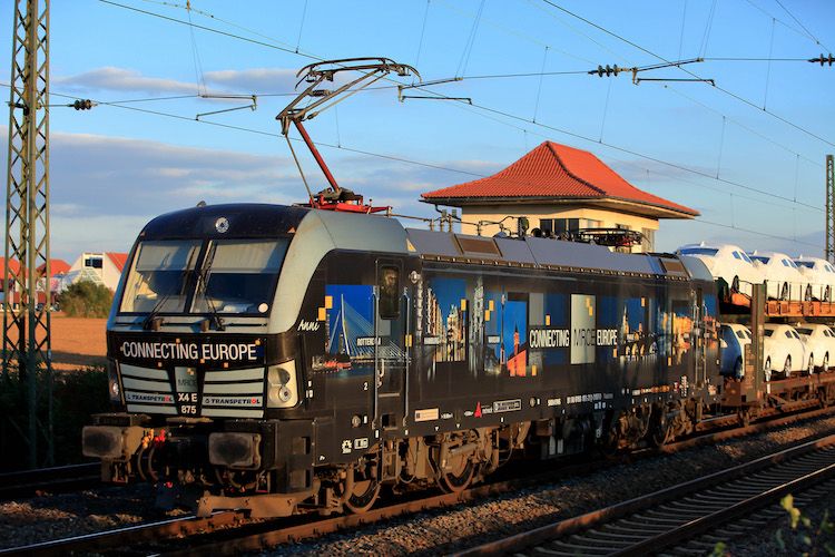 Siemens Mobility liefert 14 Vectron-Mehrsystemlokomotiven für MRCE