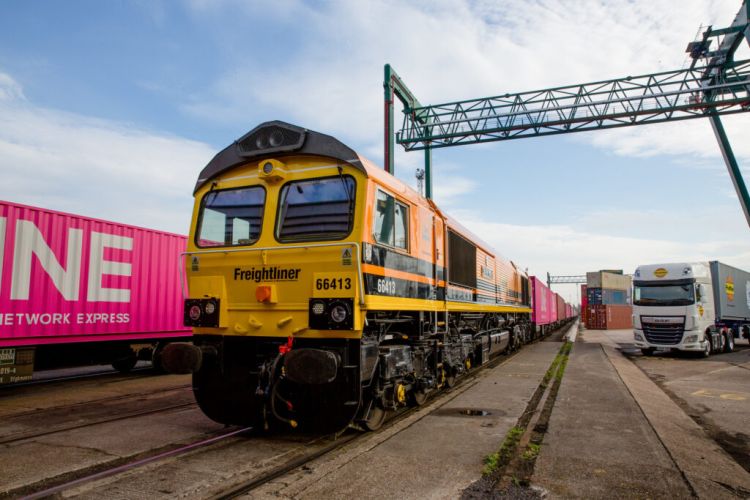 Großbritannien setzt sich ein ehrgeiziges Ziel von 75 % Wachstum im Schienengüterverkehr bis 2050