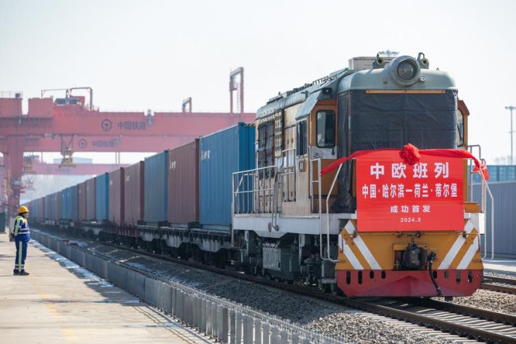 Chiny rozszerzają europejską sieć przewozów towarowych o nową trasę do Holandii