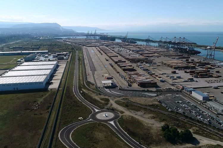 První rychlý koridor mezi přístavem Gioia Tauro a intermodálním uzlem Bologna v Itálii