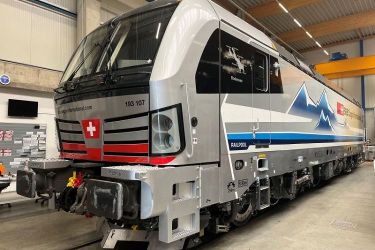 RAILPOOL pronajímá lokomotivy Vectron společnosti SBB Cargo International