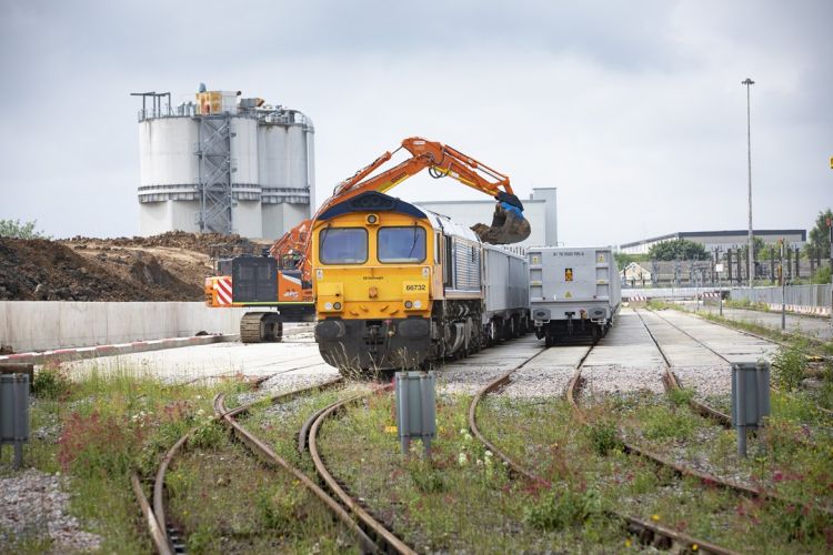 El London Logistics Hub de HS2 alcanza un hito: un millón de toneladas de escombros transportadas