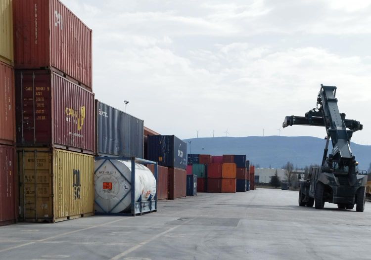 Adif offre l'affitto della gestione di un terminal merci vicino a Pamplona