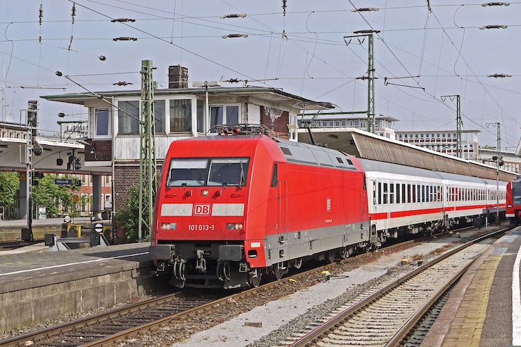 Deutsche Bahn a Fortescue spolupracují na vývoji čpavkovo-vodíkového motoru