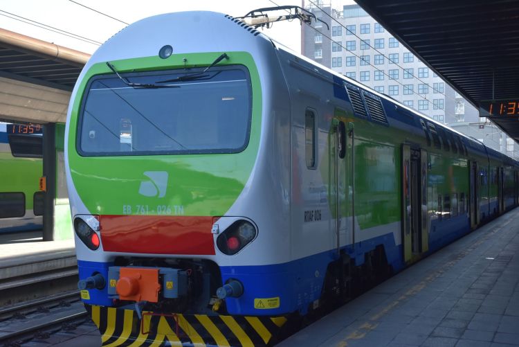 FNM and Trenord overhaul Lombardy's high-capacity trains