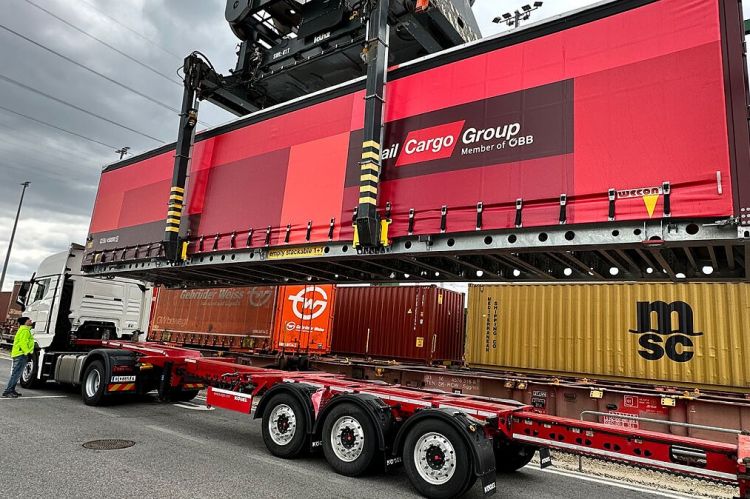 Grupa Rail Cargo inwestuje we własną flotę nadwozi wymiennych.