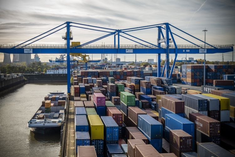 Duisburger Hafen: Intelligente Kamerasysteme erfassen den Zustand und die ID der Ladeeinheit