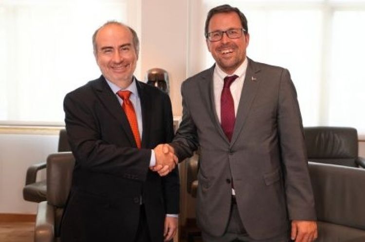 Renfe and EFE Sign MoU to Study Potential Future Cooperation
