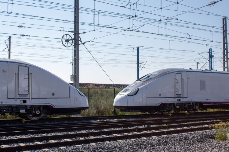 Talgo začíná s dodávkami vysokorychlostních vlaků Avril pro společnost Renfe