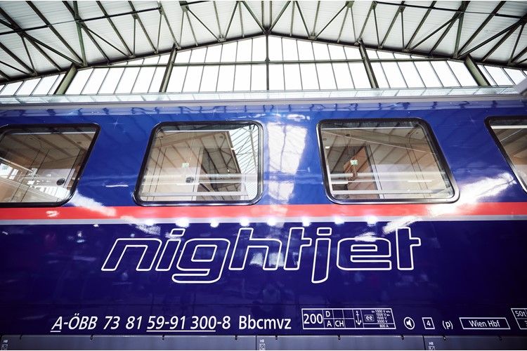 ÖBB presents the new Nightjet couchette Comfort prominently in Hamburg