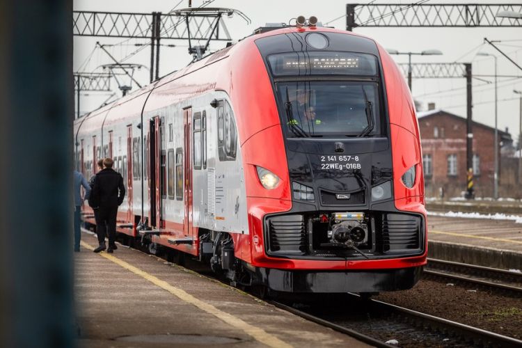 New orders by Polish voivodships: Both Newag and PESA will deliver new trains