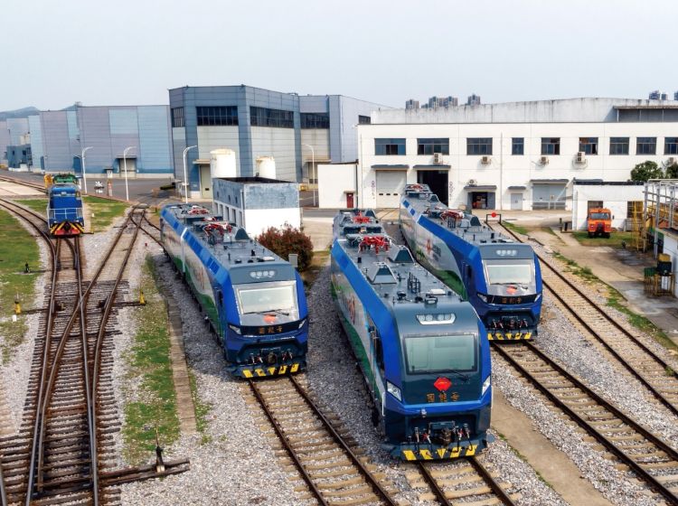 CRRC introduce una locomotiva elettrica da 10,4 MW per il trasporto merci in servizio nazionale in Cina
