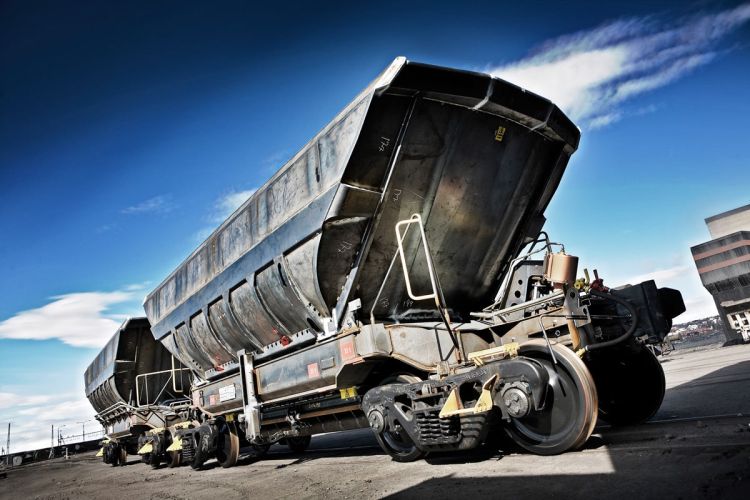 基律纳货车公司为 LKAB 提供 100 辆新货车