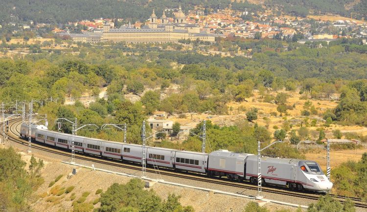 Deset španělských společností, jeden cíl: vodíkový vlak Talgo "Hympulso"