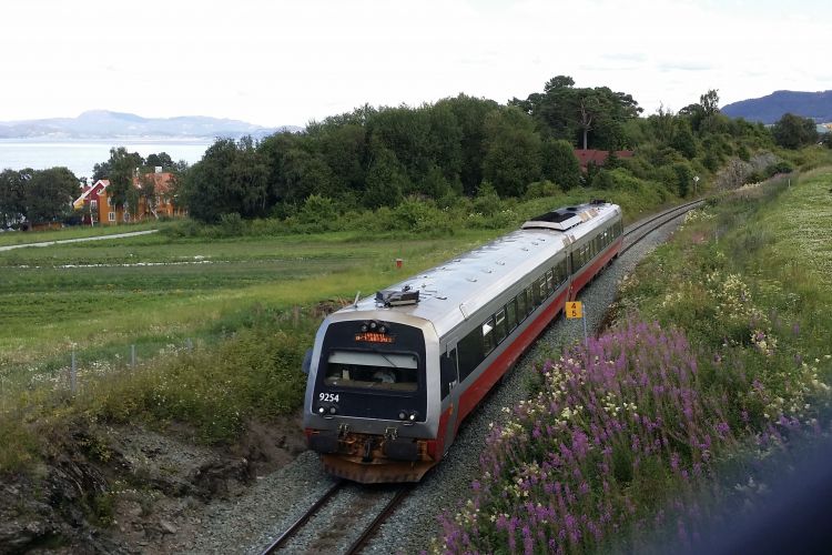Norway spends millions on train gift to Ukraine