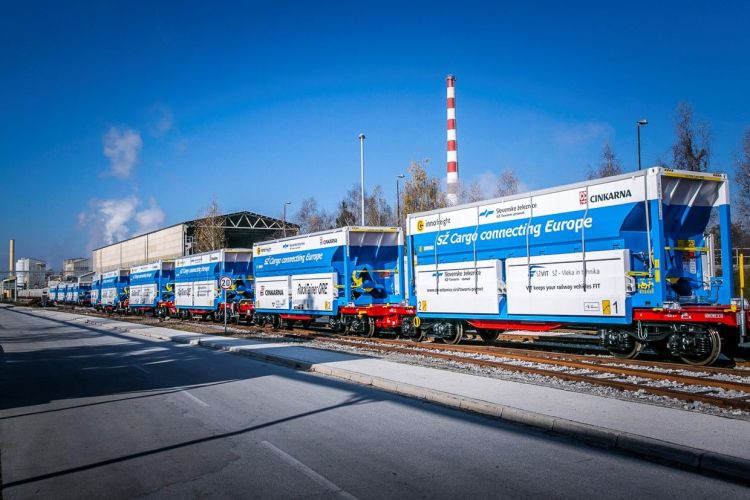 SŽ-Tovorni promet tenders new electric locomotives, buys more innovative wagons